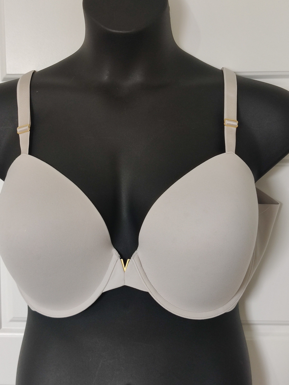 Victoria's Secret Lined Demi Bra Size 44D NWOT